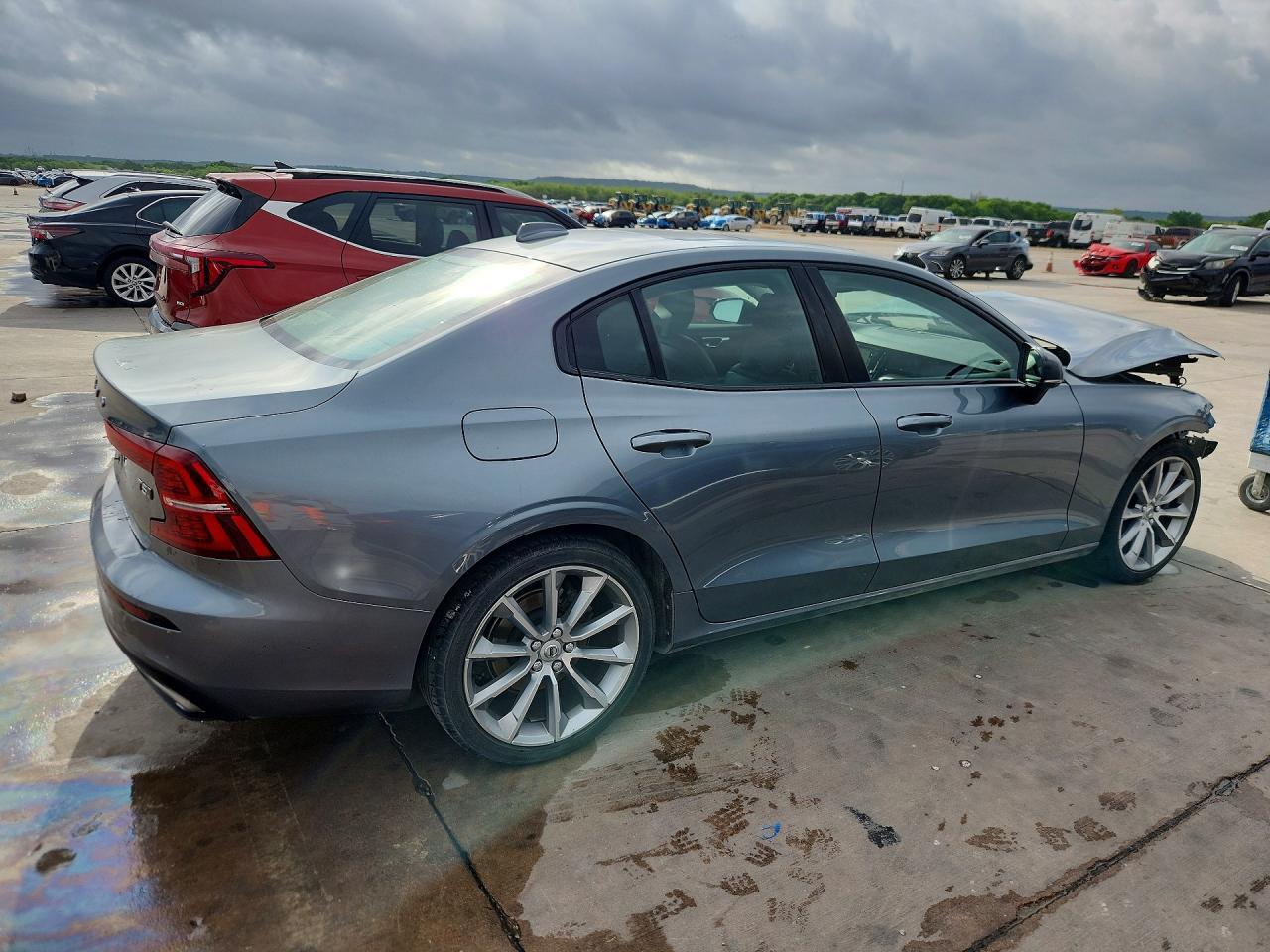 2021 Volvo S60 T5 Momentum - Image 3