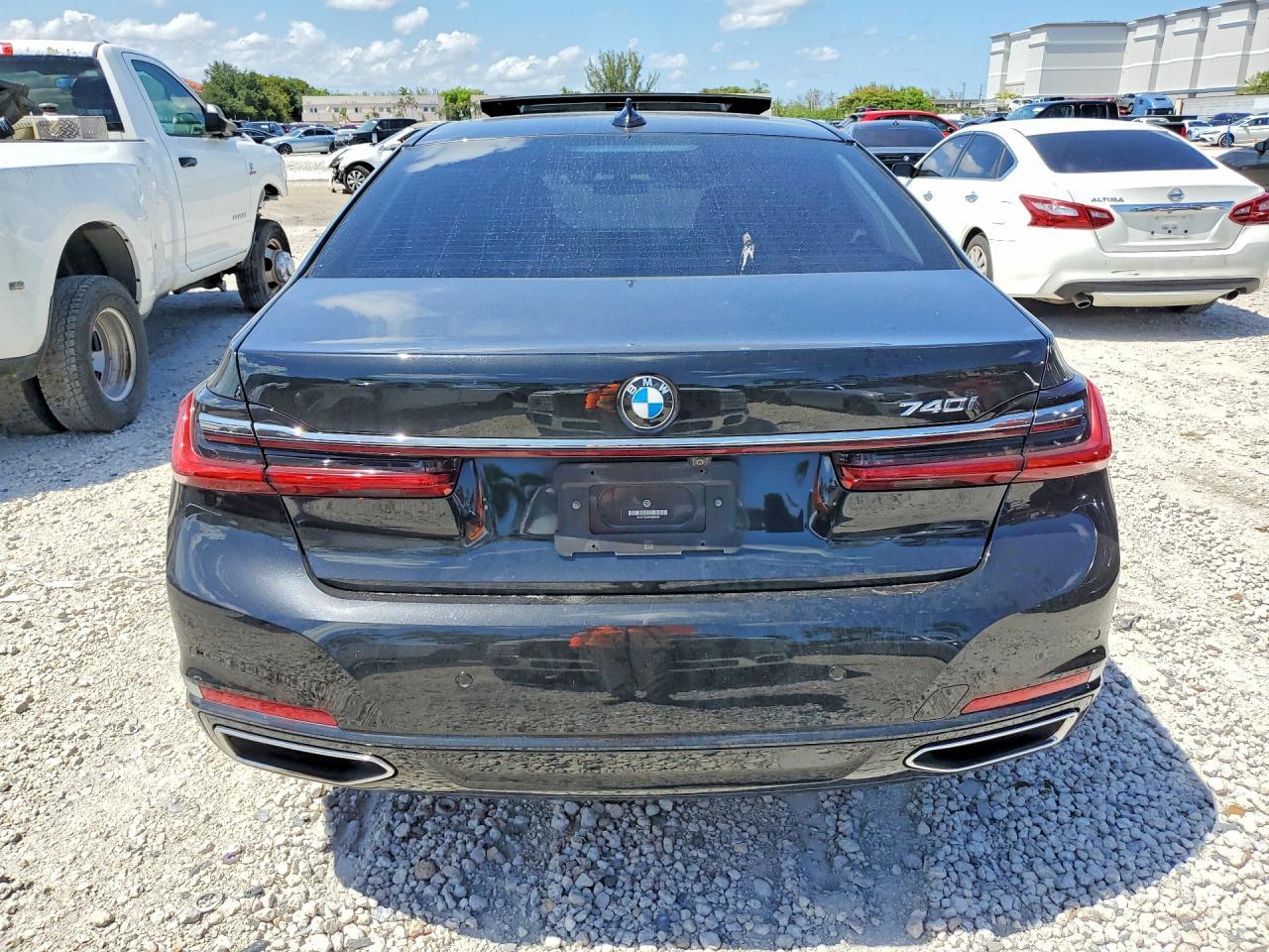 2022 BMW 740 I - Image 6