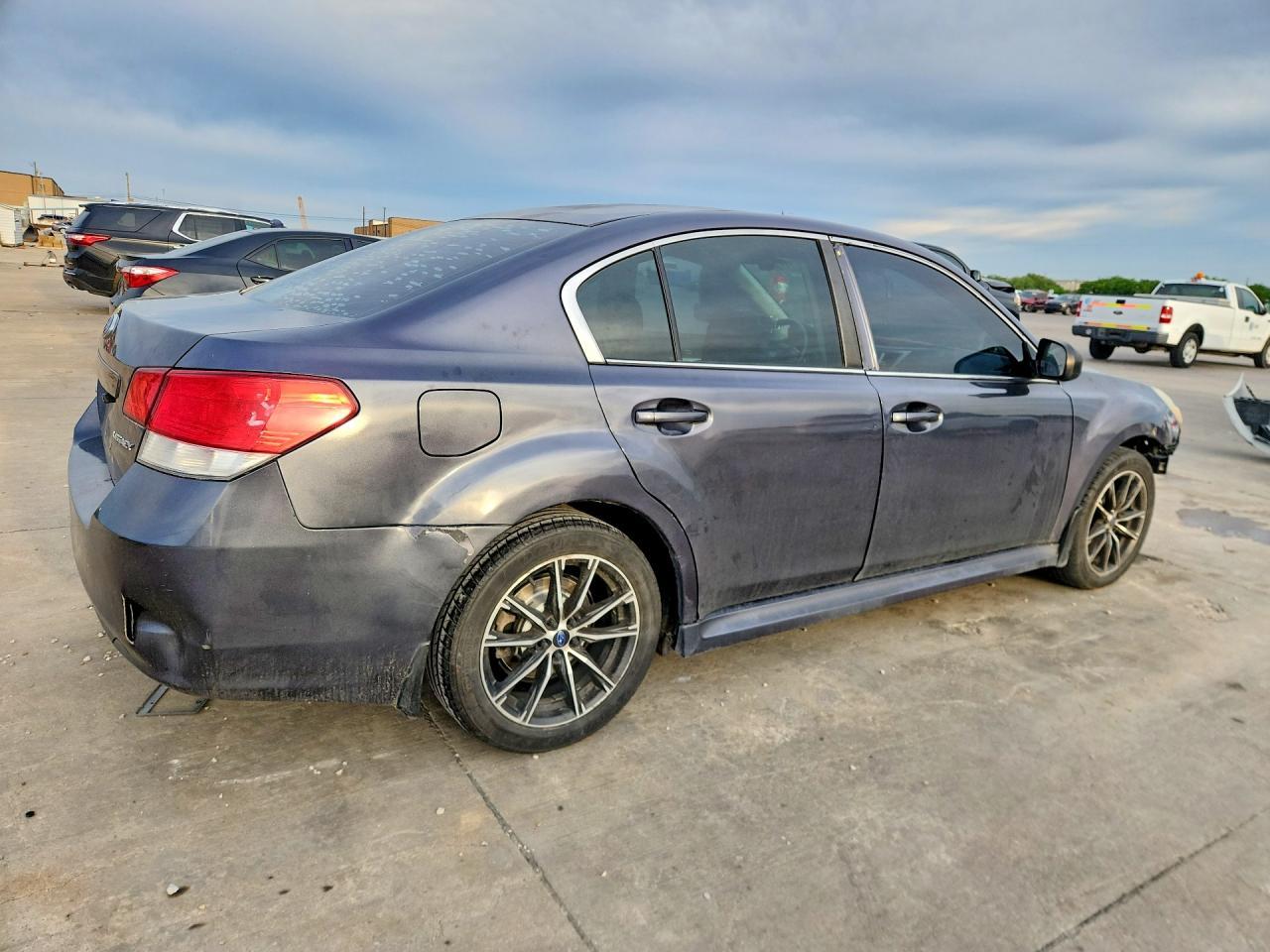 2014 Subaru Legacy 2.5I - Фото 3