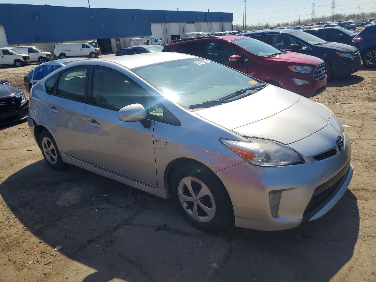 2013 Toyota Prius Two - Фото 4
