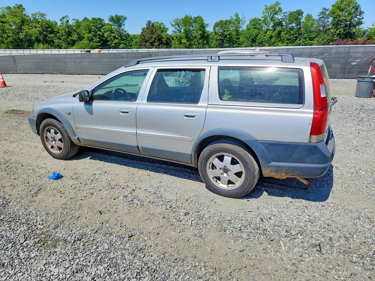 2003 Volvo Xc70 - Image 2