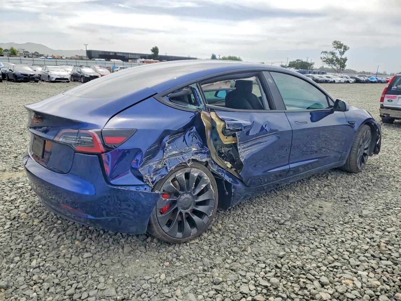 2022 Tesla Model 3 - Фото 3