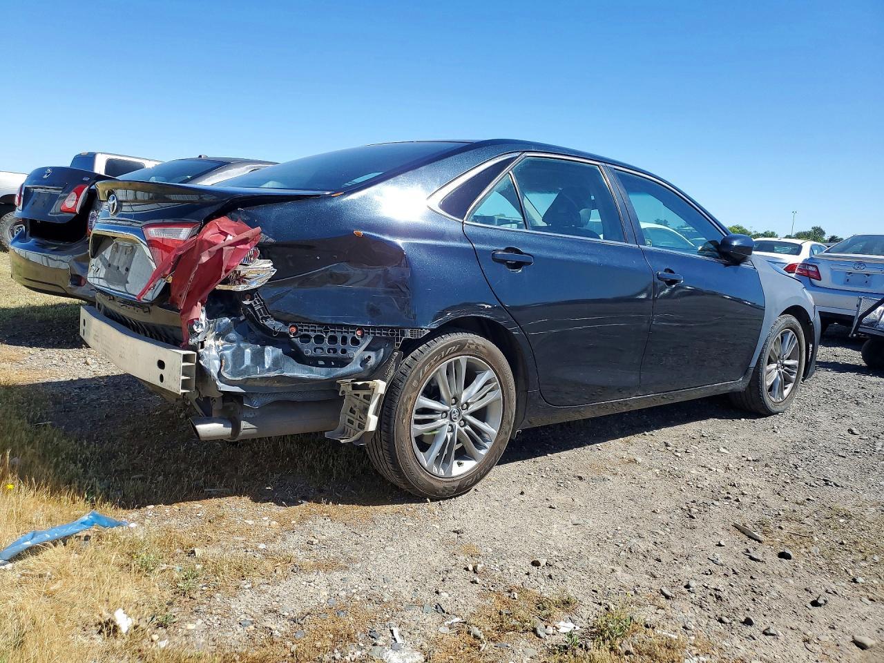 2017 Toyota Camry Se - Фото 3