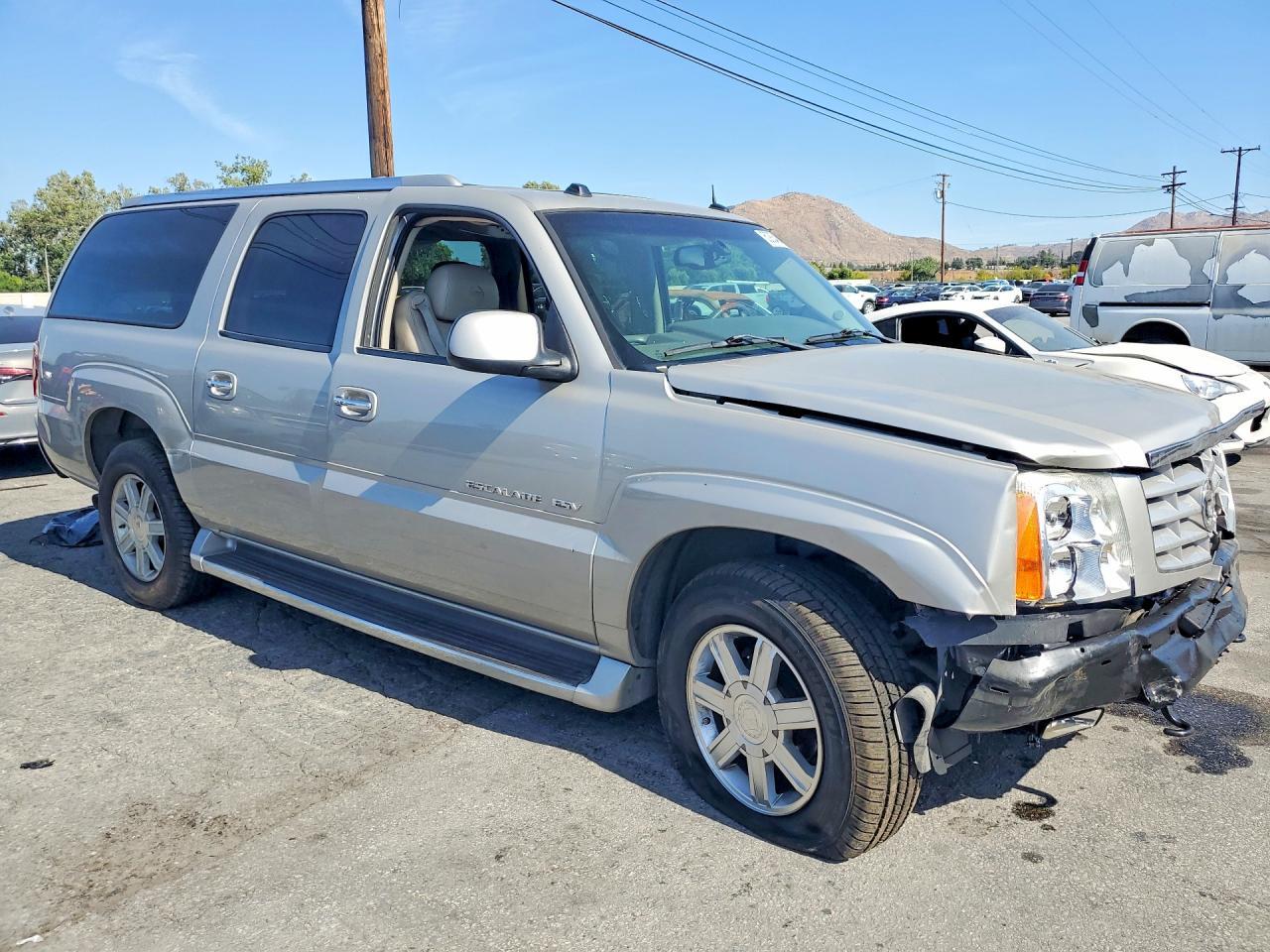 2004 Cadillac Escalade Esv - Image 4