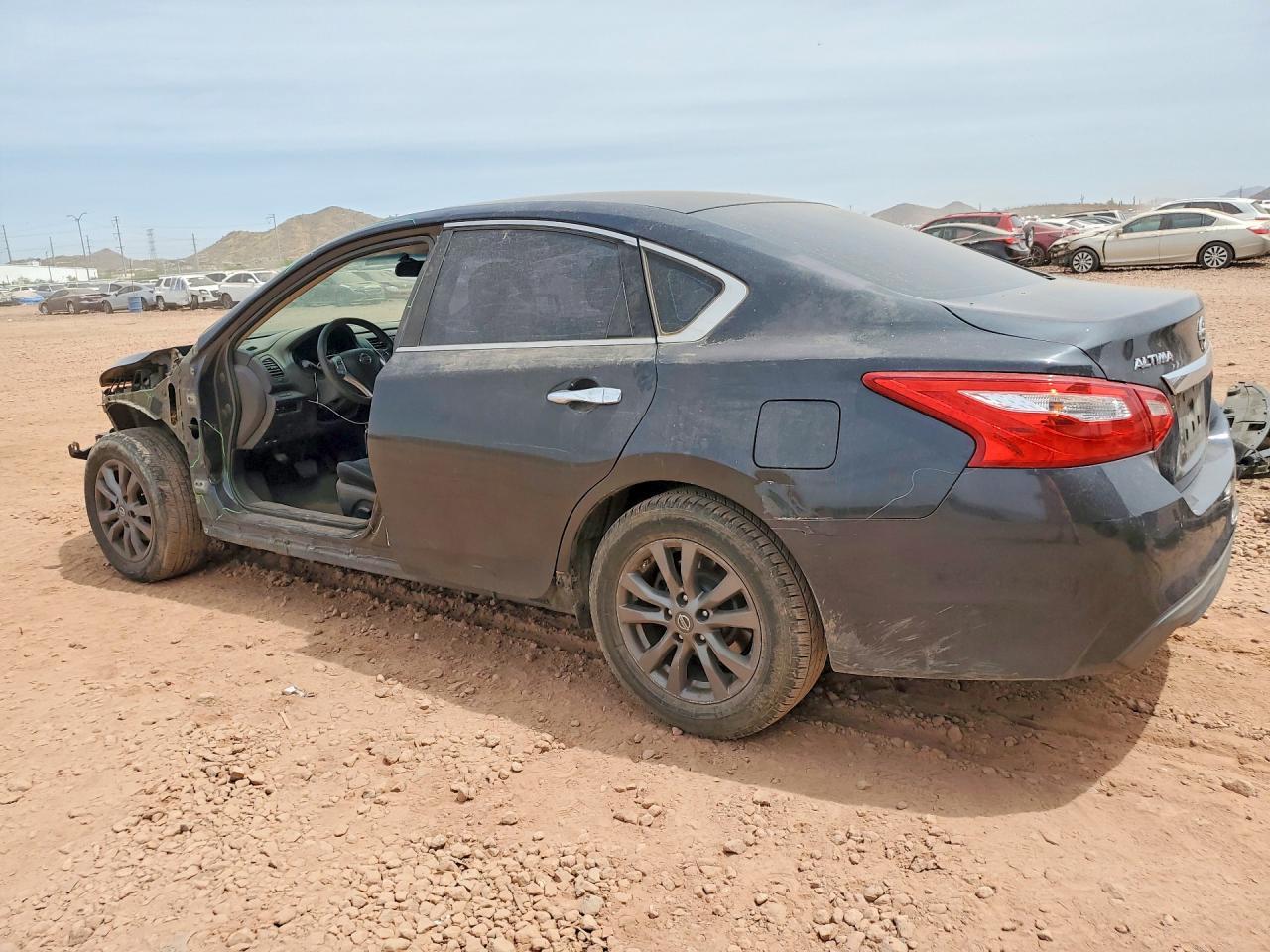 2016 Nissan Altima 2.5 S - Фото 2