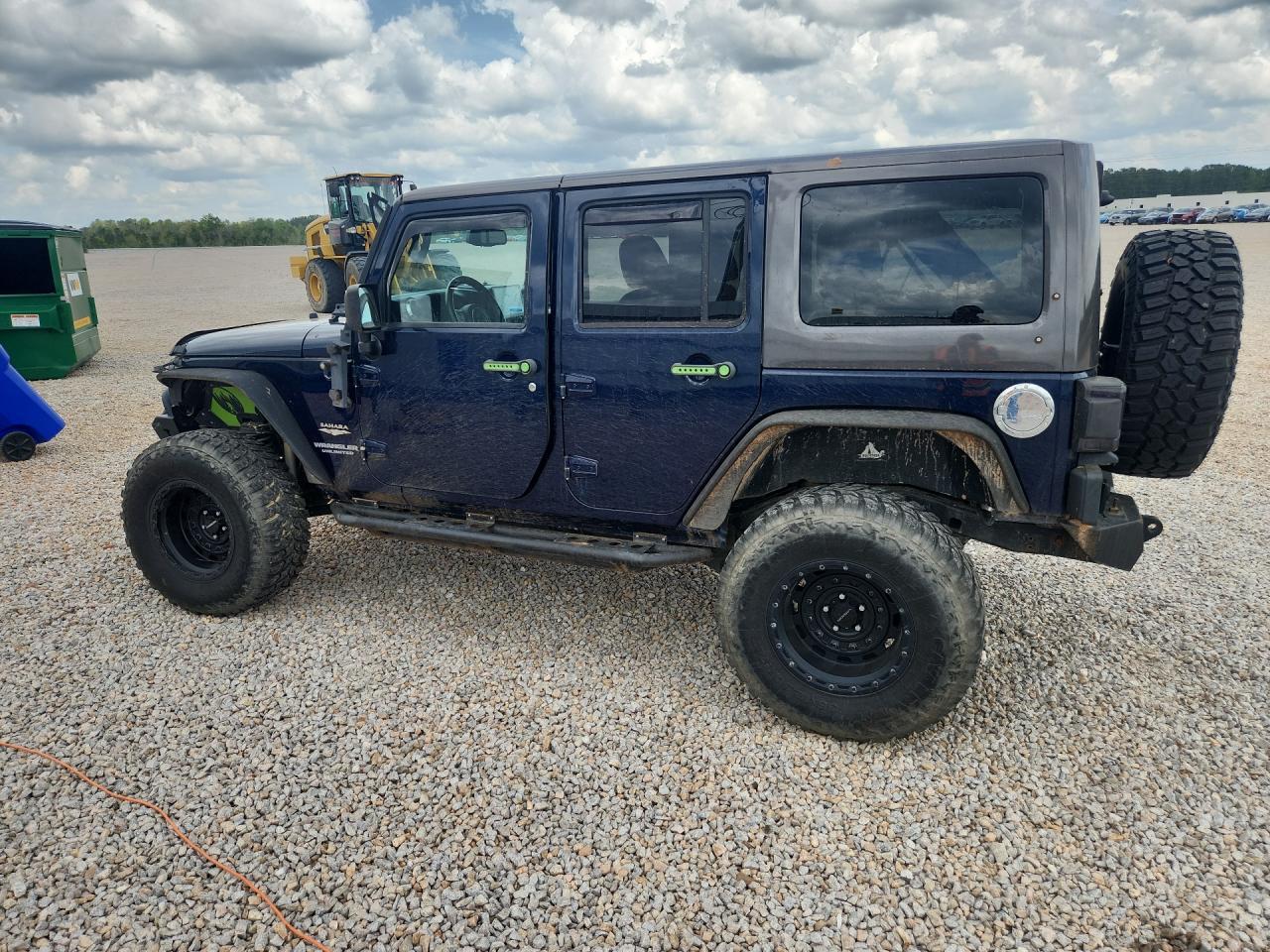 2013 Jeep Wrangler Unlimited Sahara - Image 2