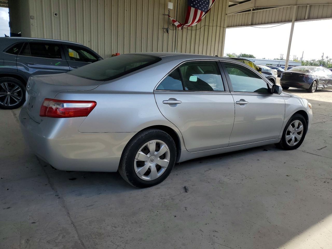 2007 Toyota Camry Le - Image 3