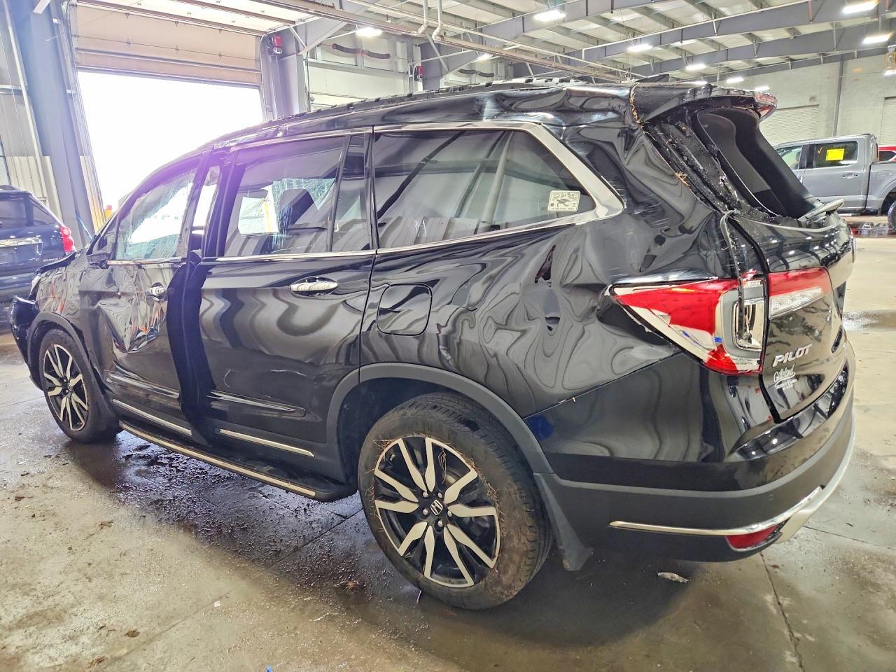 2022 Honda Pilot Touring - Фото 2