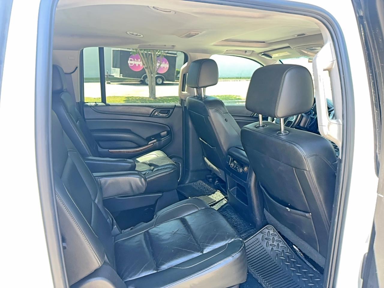2017 Chevrolet Suburban C1500 Premier - Image 6