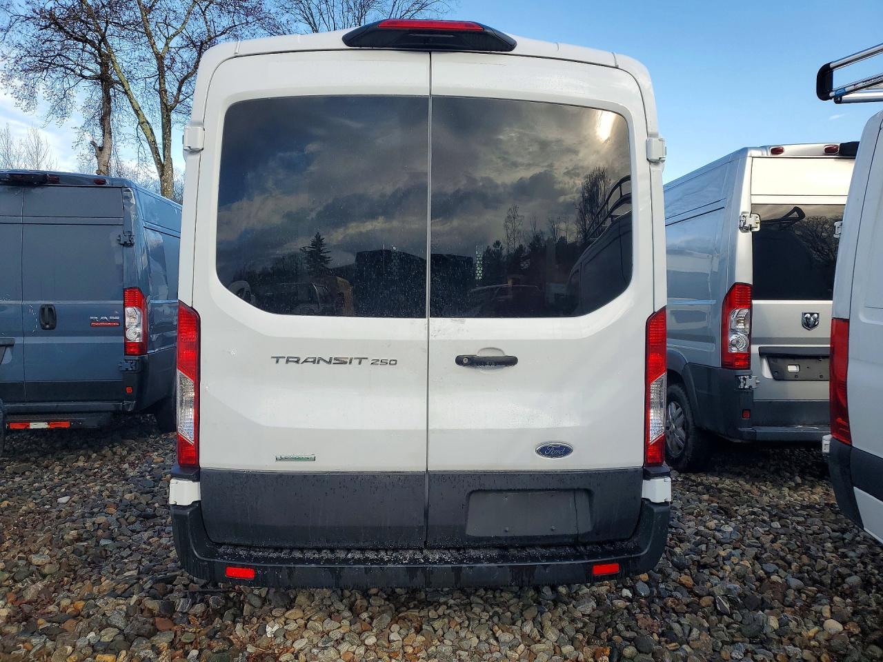 2025 Ford Transit Utility / Service Van - Фото 6