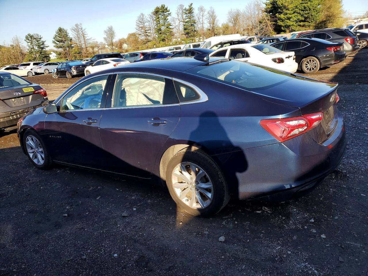 2022 Chevrolet Malibu Lt - Фото 2