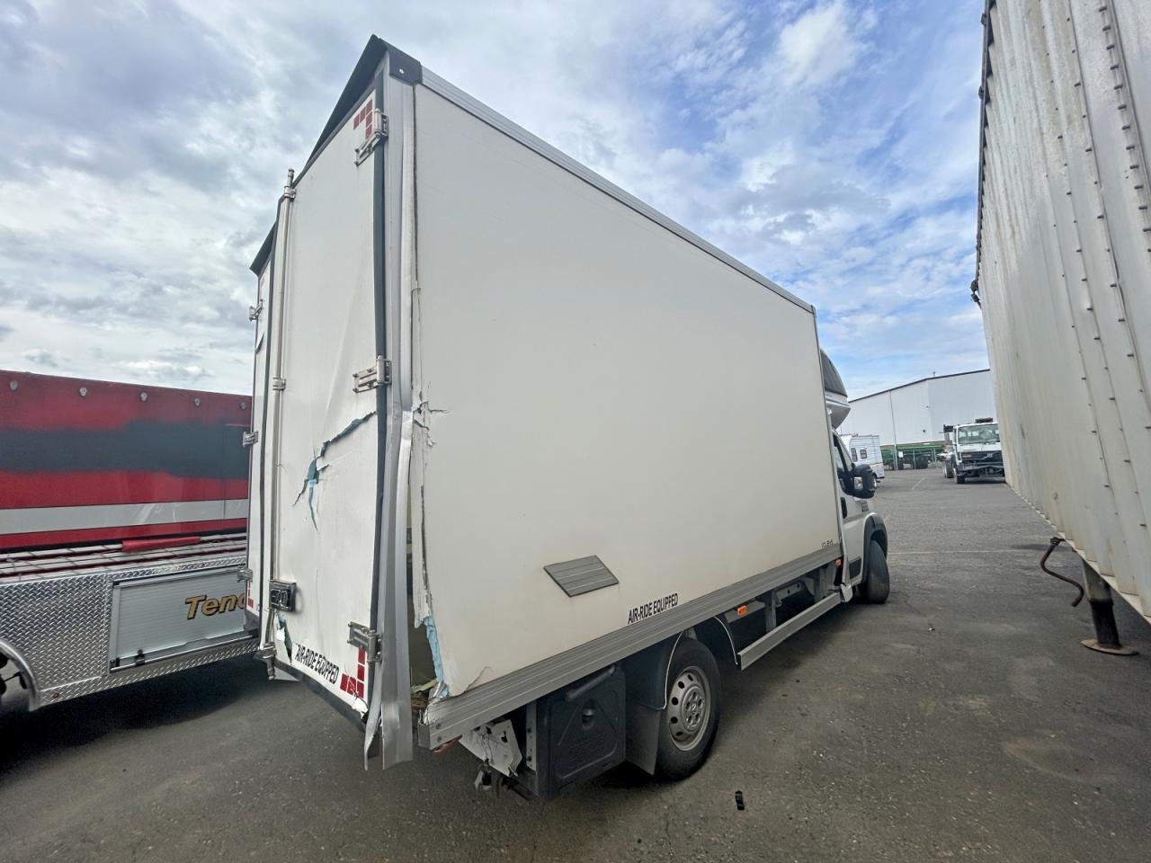 2022 Ram Promaster 3500 Delivery Truck - Image 3
