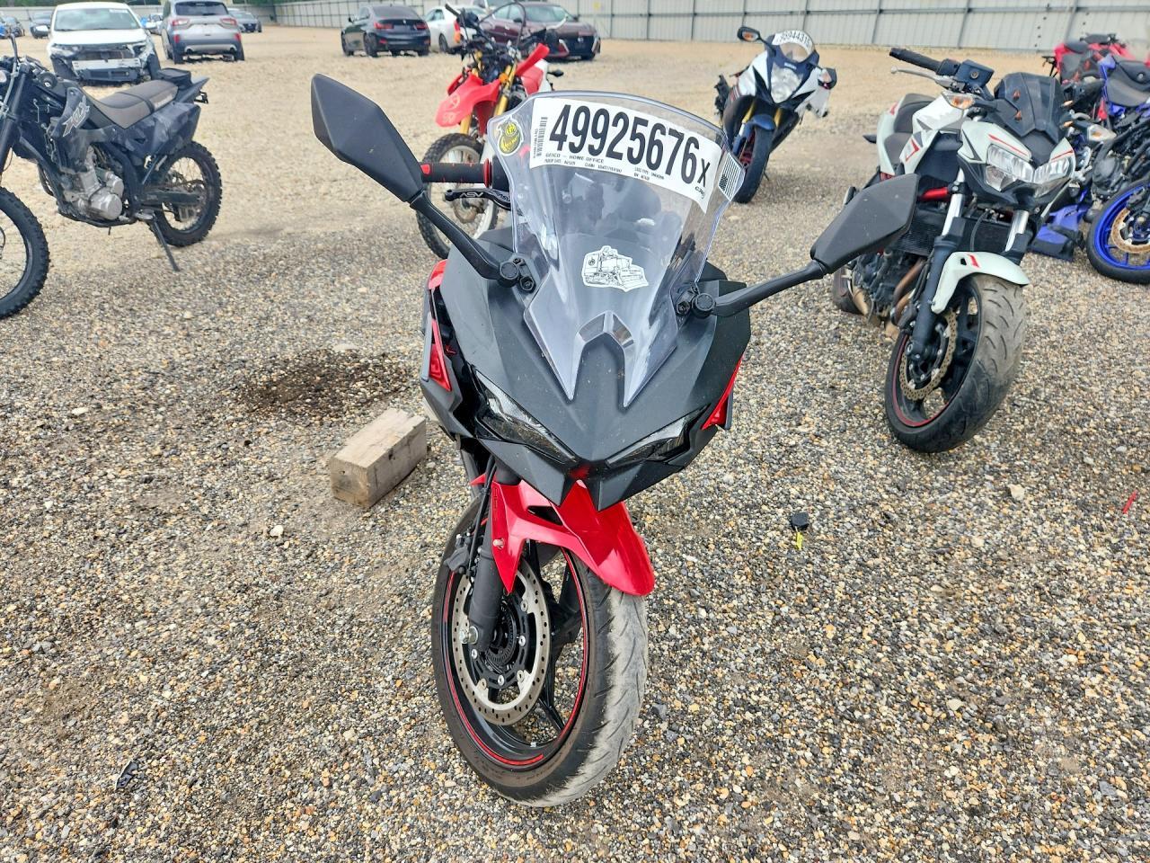 2025 Kawasaki Ex500 A - Фото 2