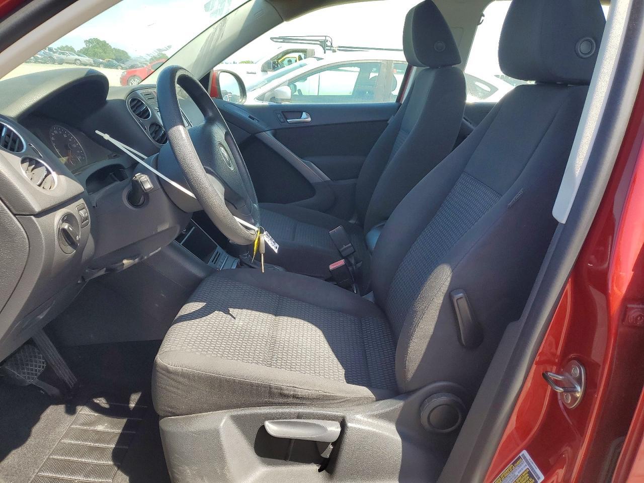 2010 Volkswagen Tiguan S - Фото 7