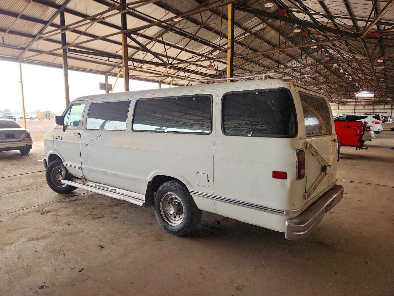 1986 Dodge Ram Wagon B350 - Image 2