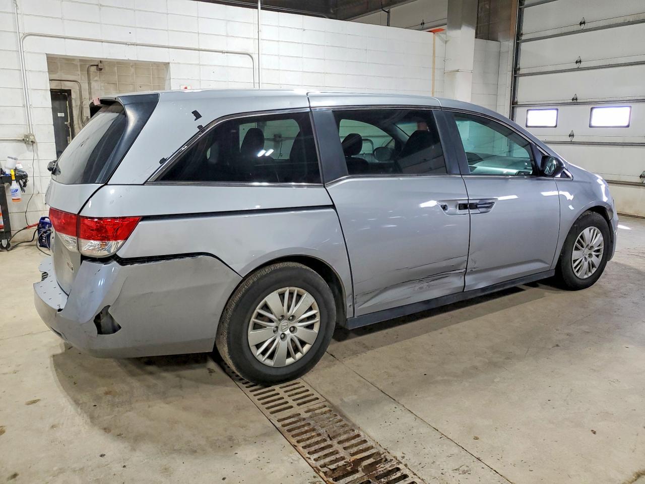 2016 Honda Odyssey Lx - Image 3