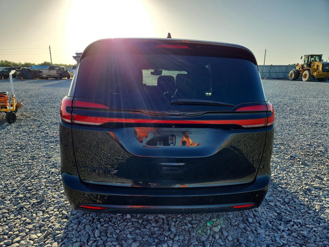 2022 Chrysler Pacifica Touring L - Фото 6