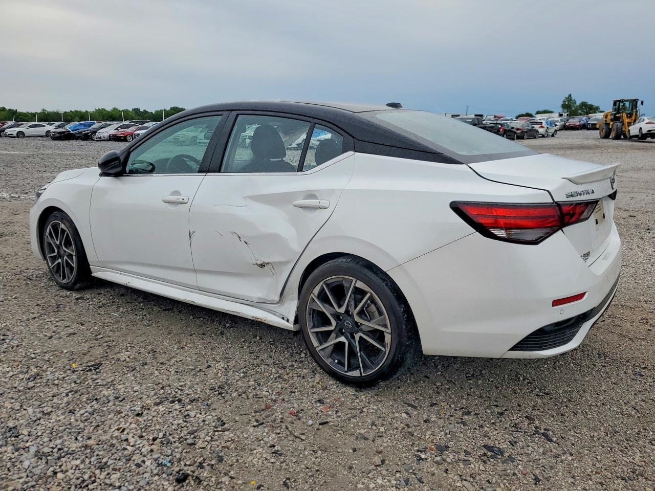 2024 Nissan Sentra Sr - Image 2