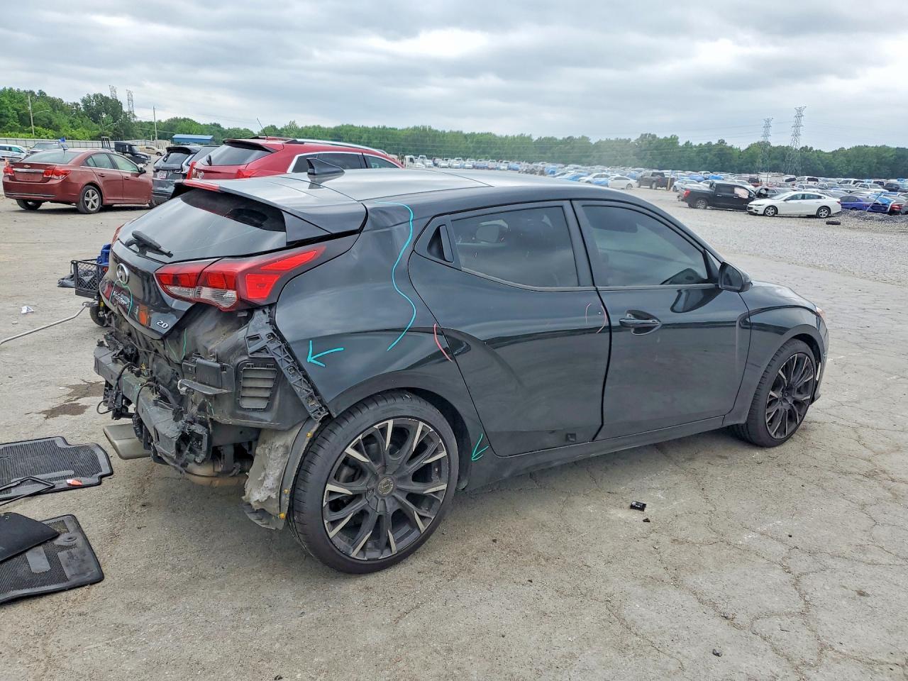 2021 Hyundai Veloster 2.0L Premium - Фото 3