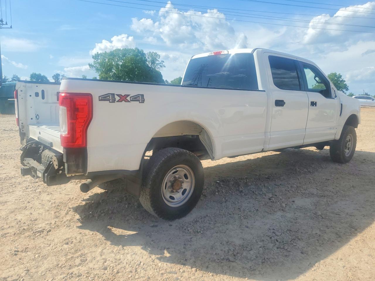 2019 Ford F350 Super Duty - Image 3