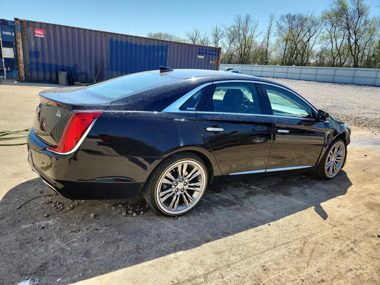 2018 Cadillac Xts Luxury - Image 3