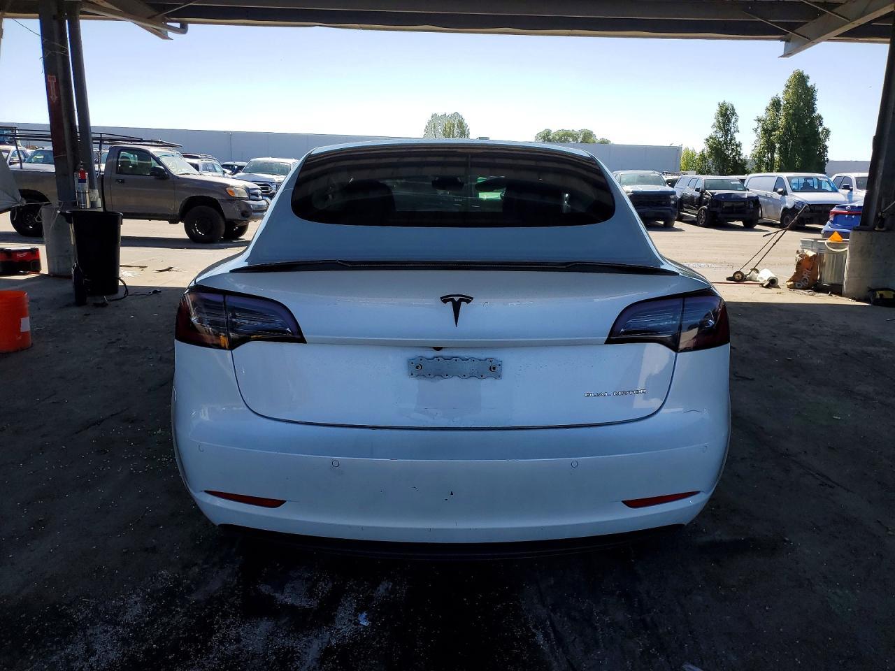 2022 Tesla Model 3 - Фото 6