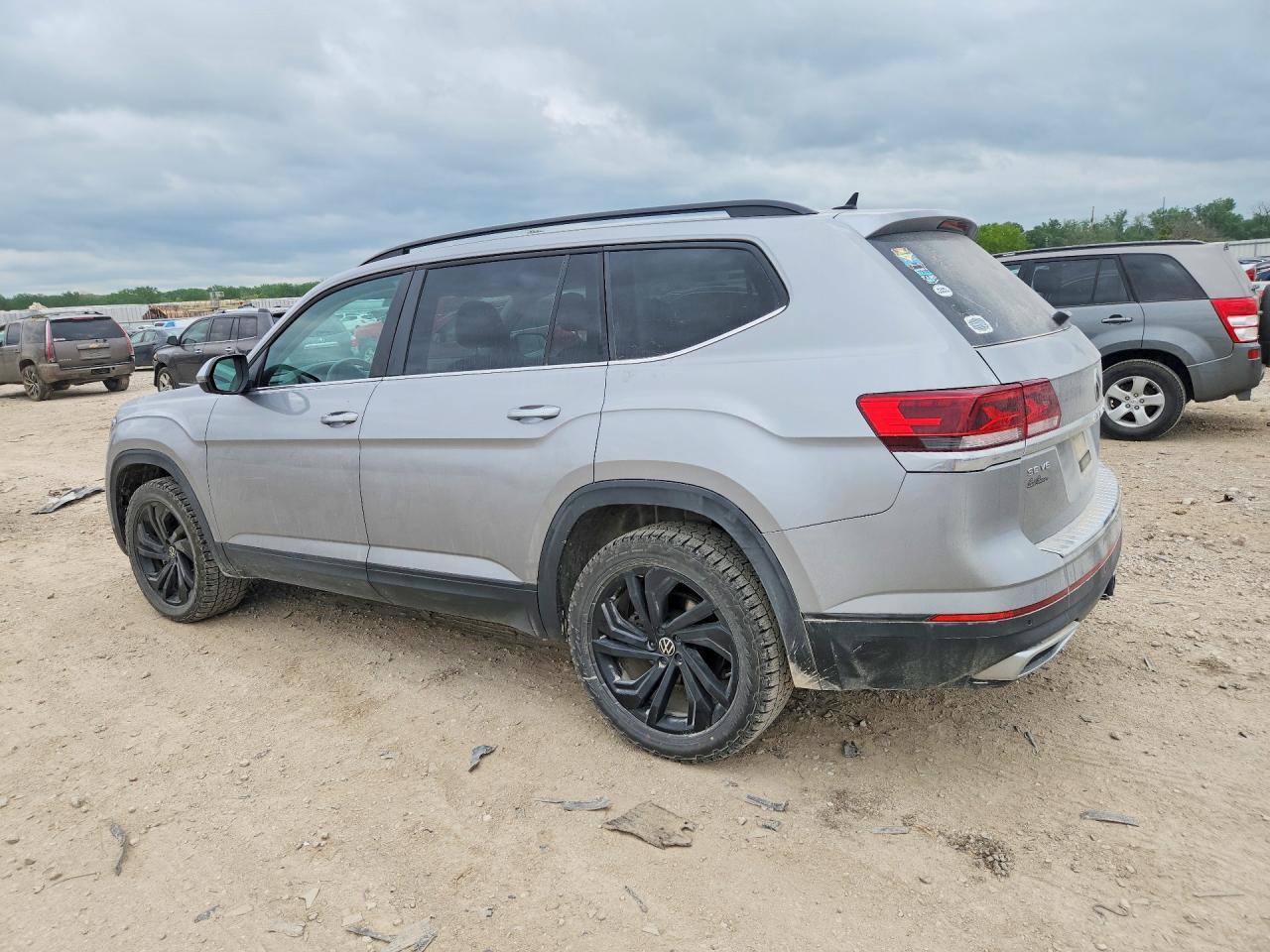 2023 Volkswagen Atlas Se - Image 2