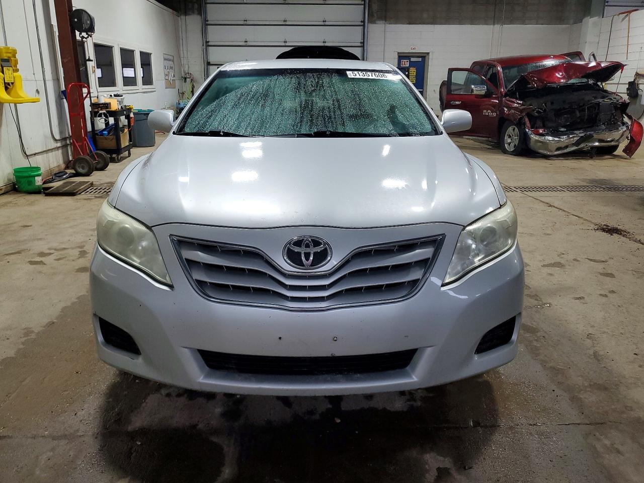 2011 Toyota Camry Le - Фото 5