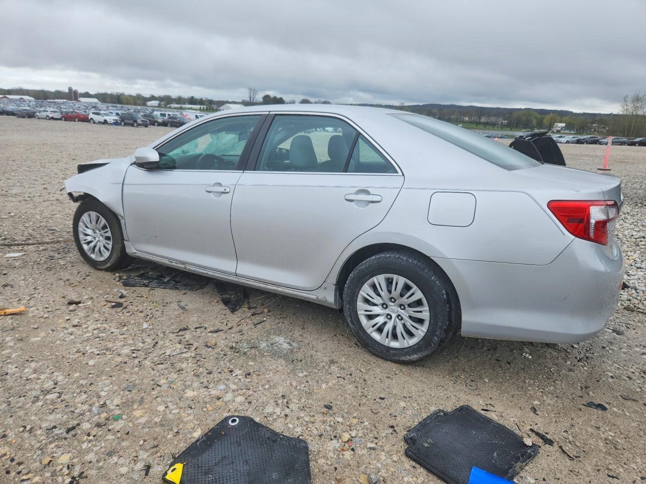 2014 Toyota Camry Le - Image 2