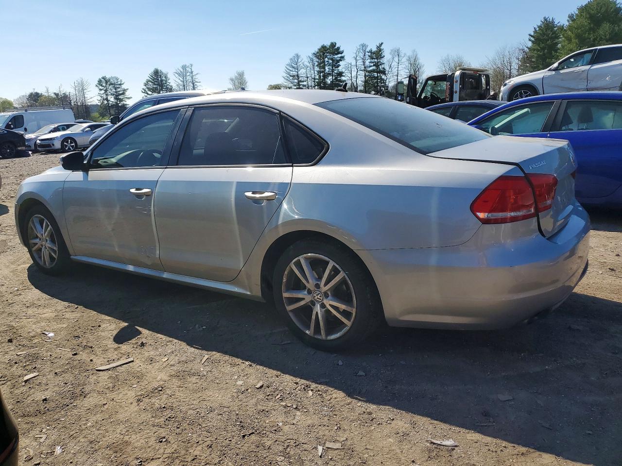 2014 Volkswagen Passat S - Фото 2