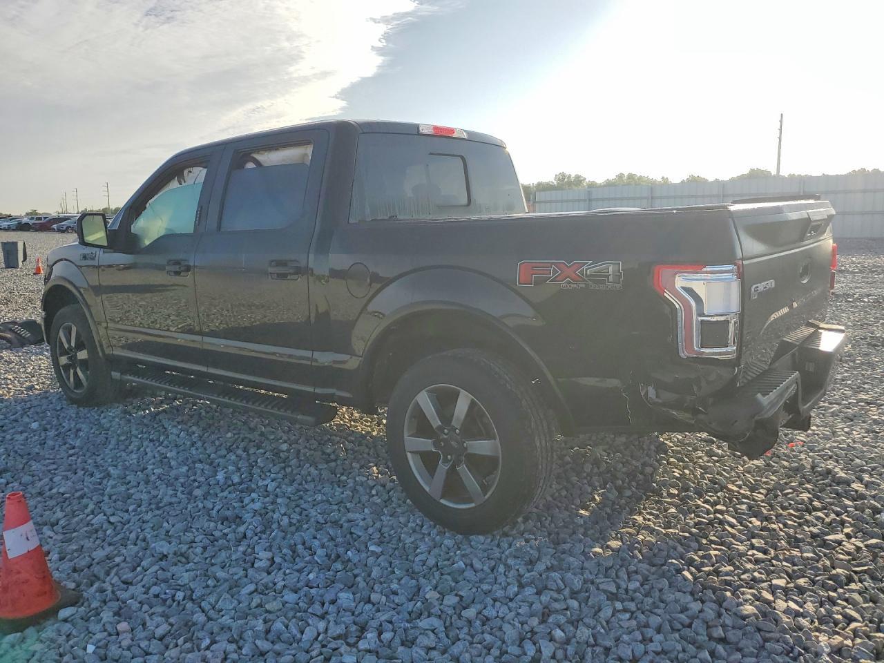 2016 Ford F150 Supercrew - Фото 2
