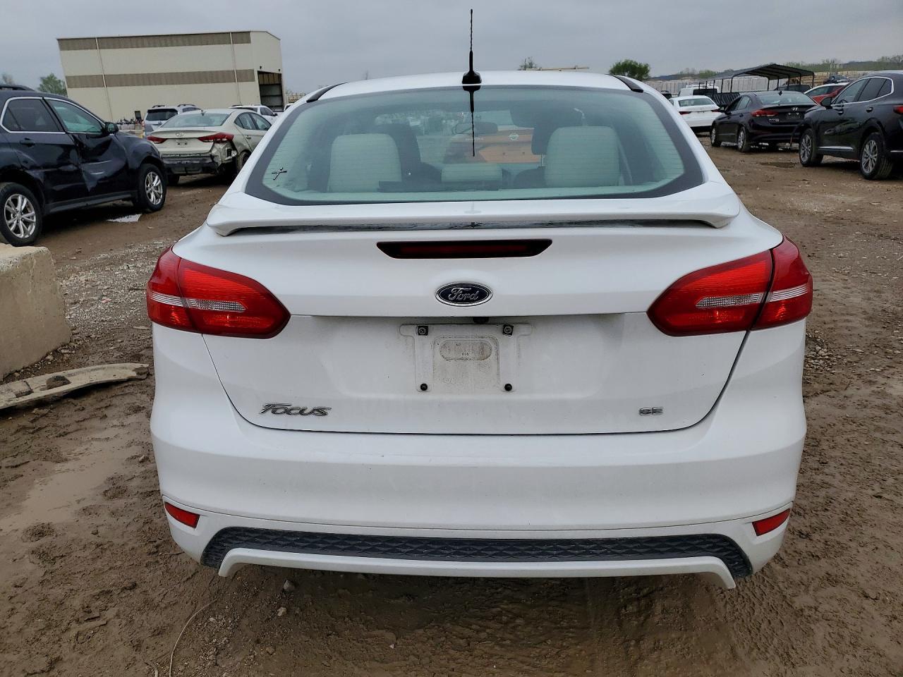 2015 Ford Focus Se - Фото 6