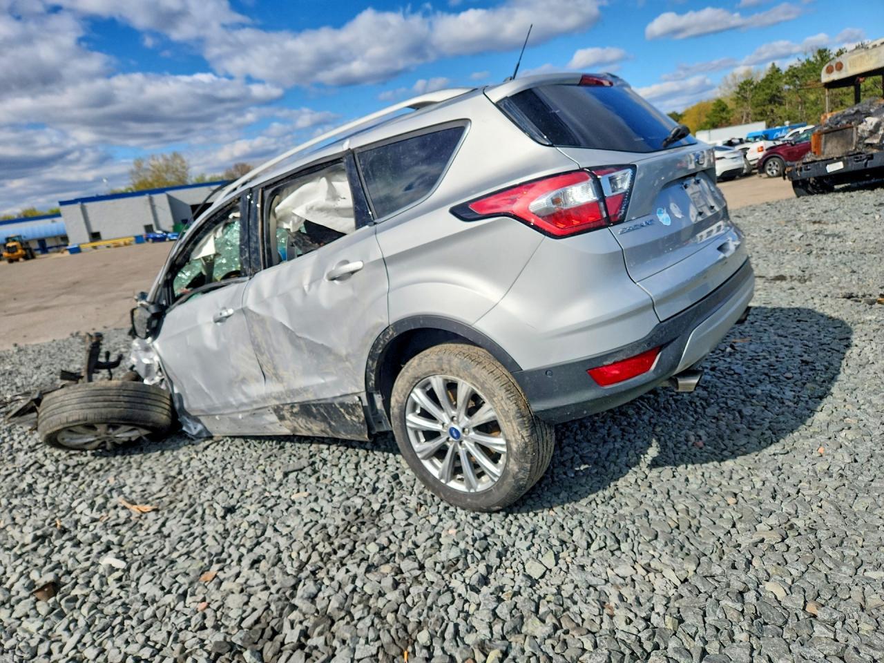 2018 Ford Escape Titanium - Фото 2