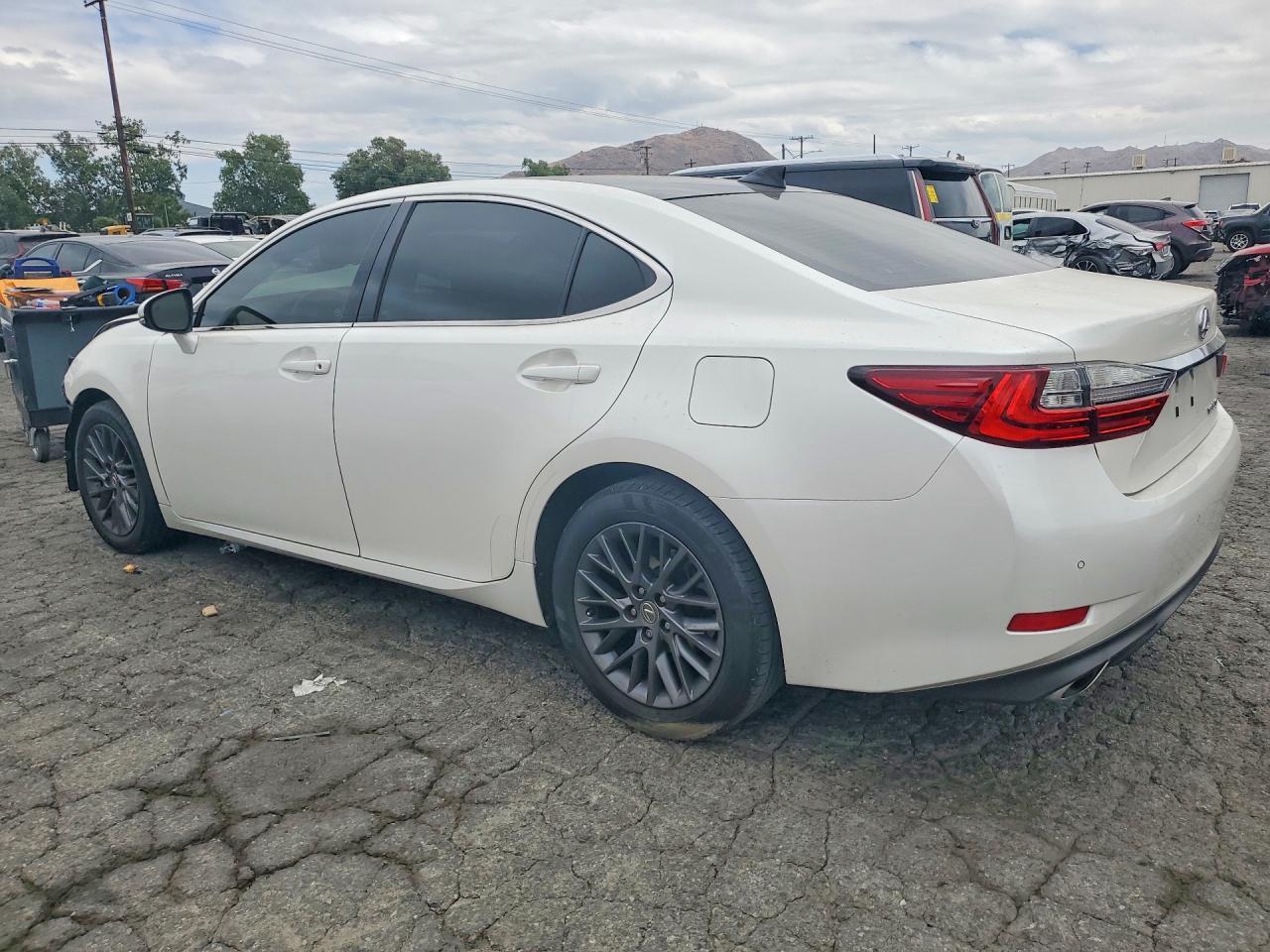 2018 Lexus Es 350 - Image 2