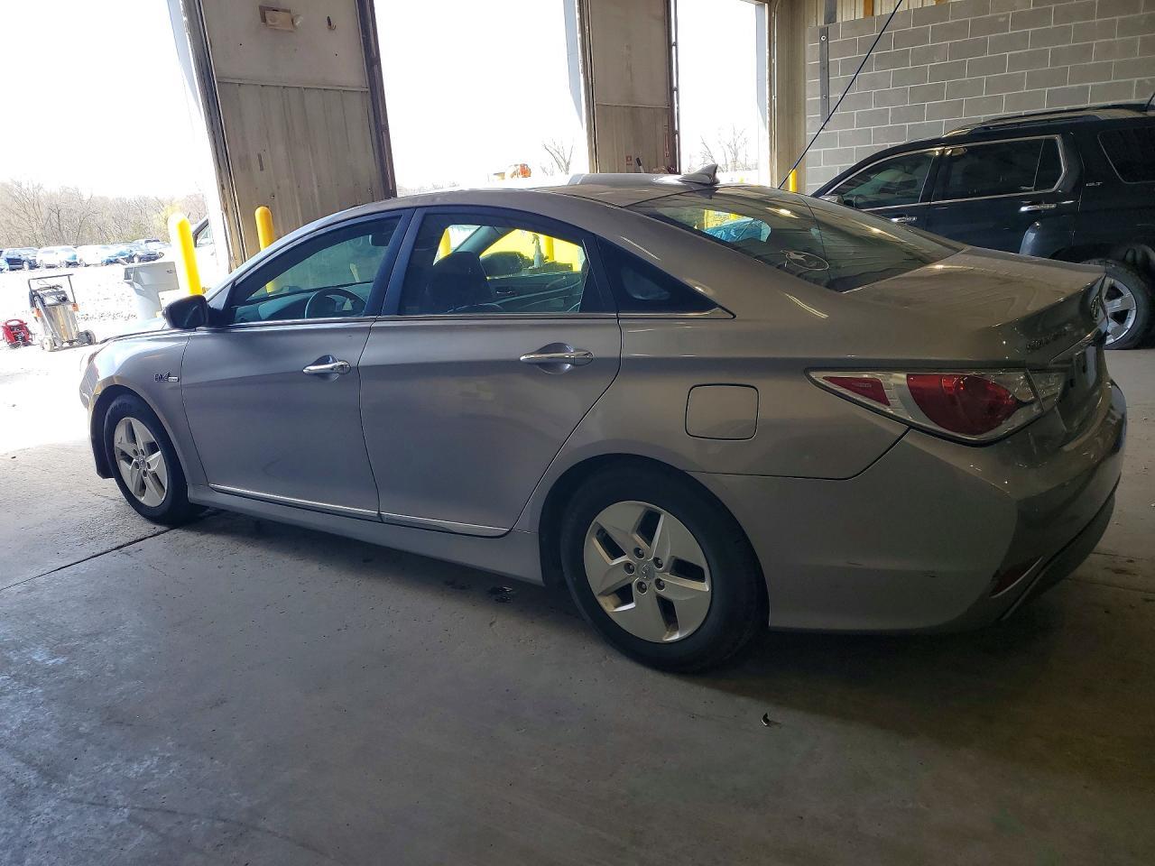 2012 Hyundai Sonata Hybrid Base - Фото 2