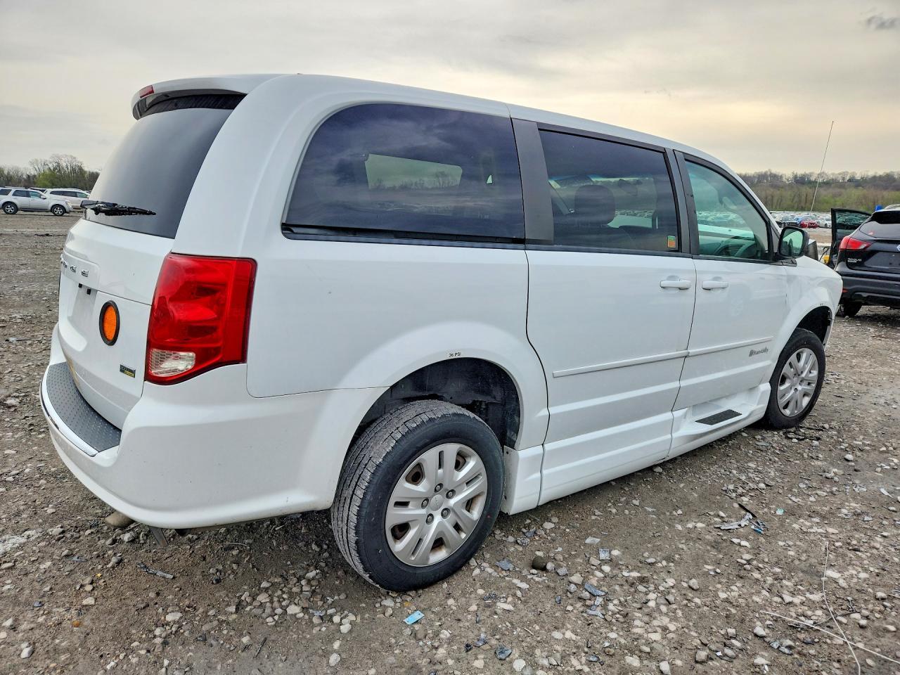 2017 Dodge Grand Caravan Se - Фото 3