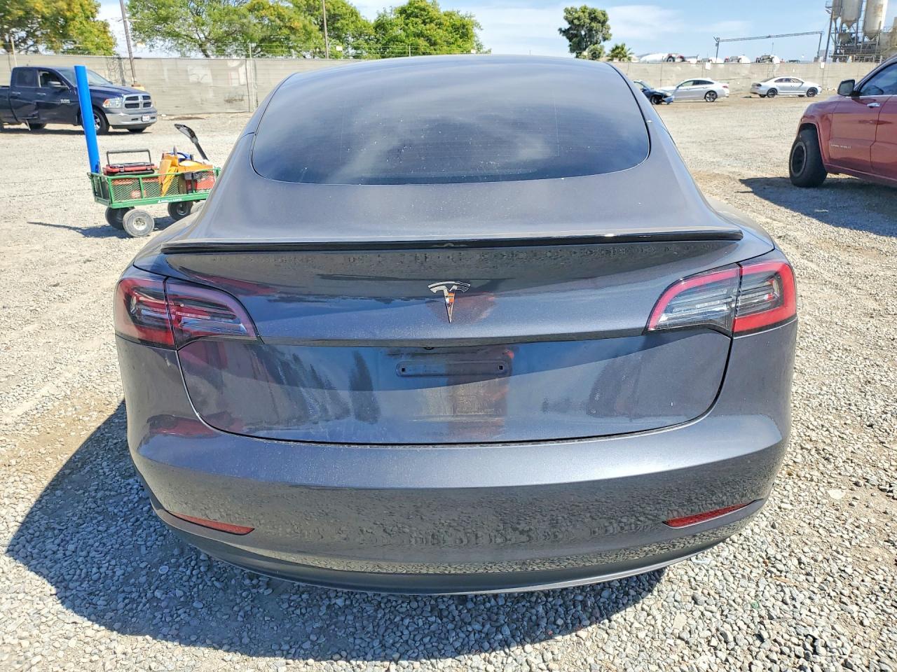 2023 Tesla Model 3 - Image 6