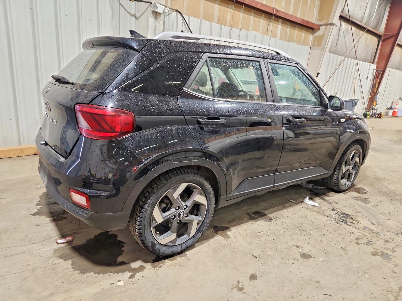 2021 Hyundai Venue Sel - Image 3