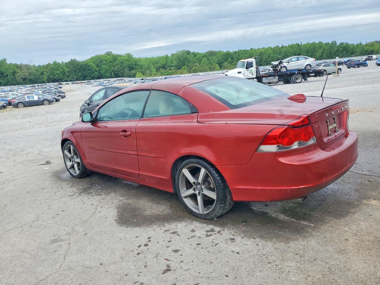 2011 Volvo C70 T5 - Image 2