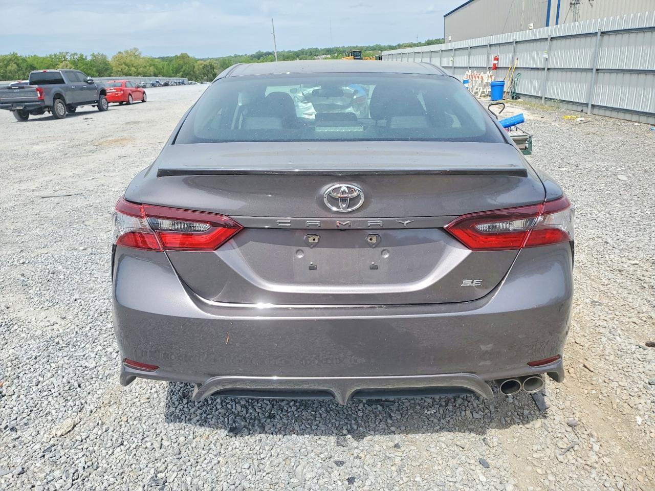 2024 Toyota Camry Se - Фото 6