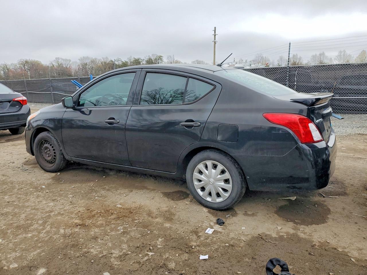 2016 Nissan Versa 1.6 S Plus - Фото 2