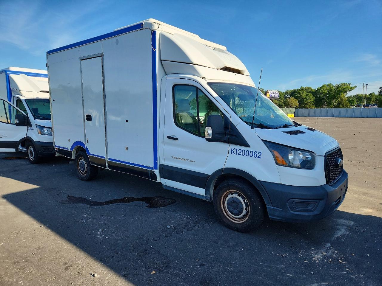 2020 Ford Transit Delivery Truck - Фото 4