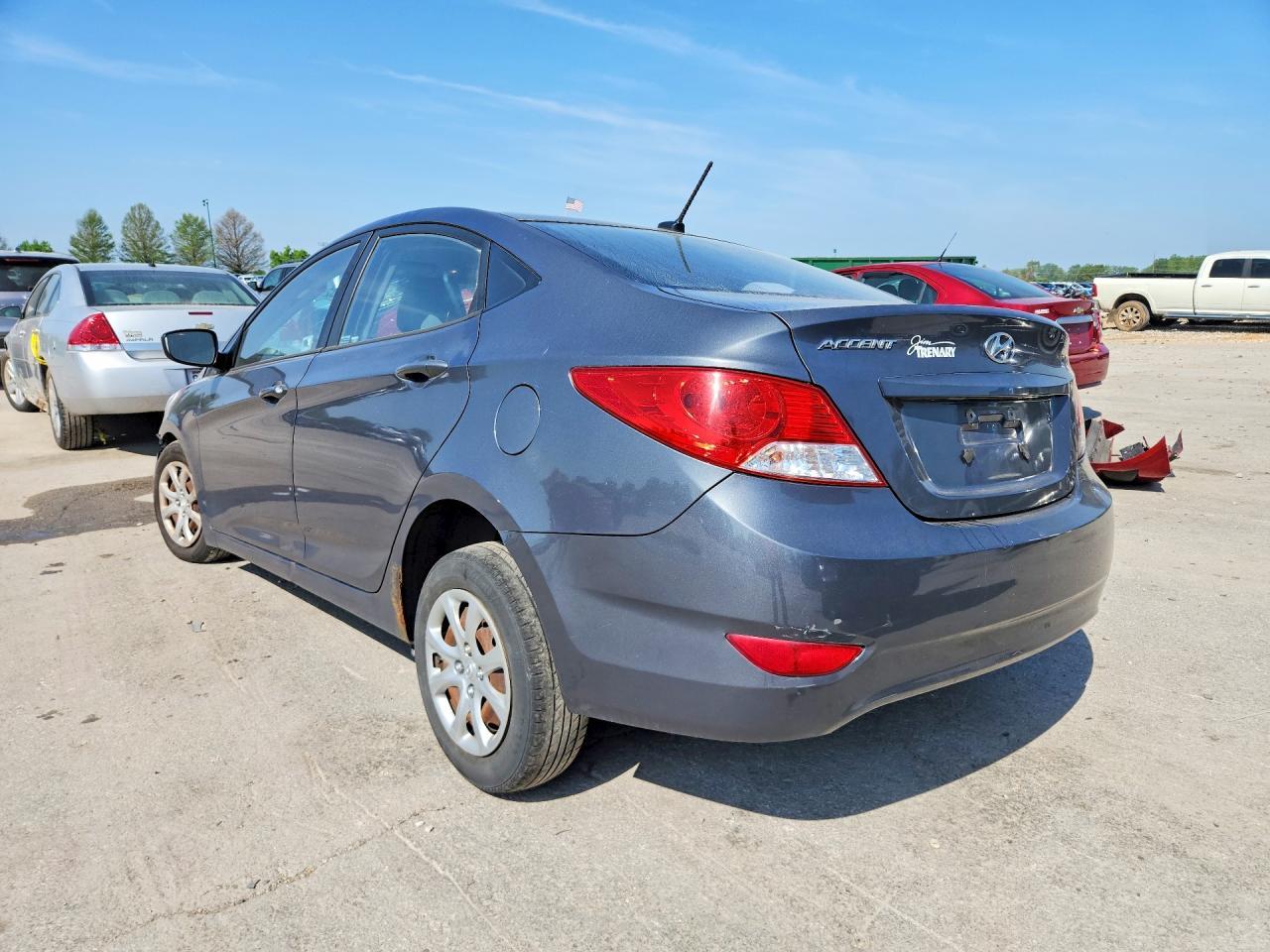 2013 Hyundai Accent Gls - Image 2