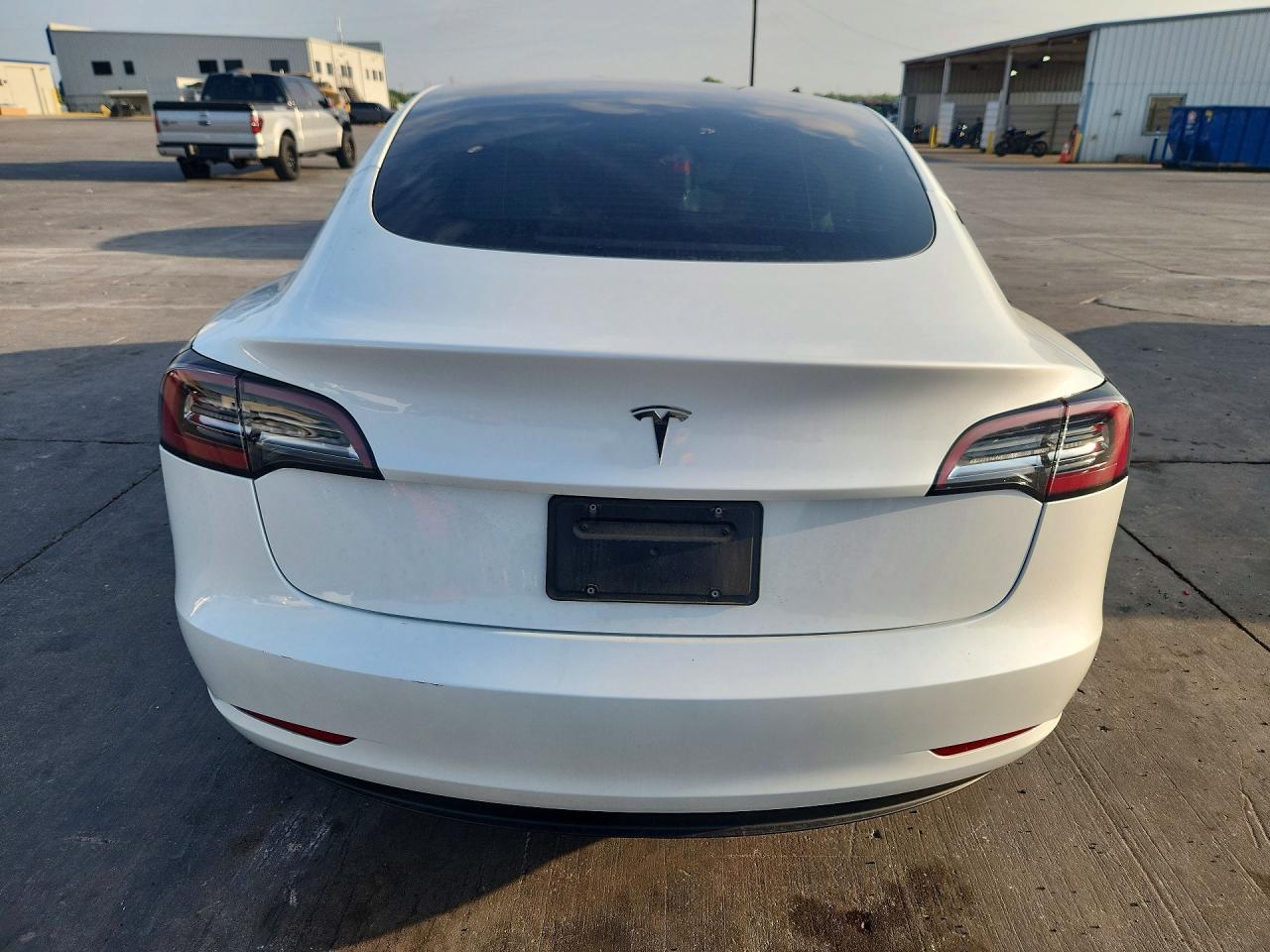 2023 Tesla Model 3 - Фото 6