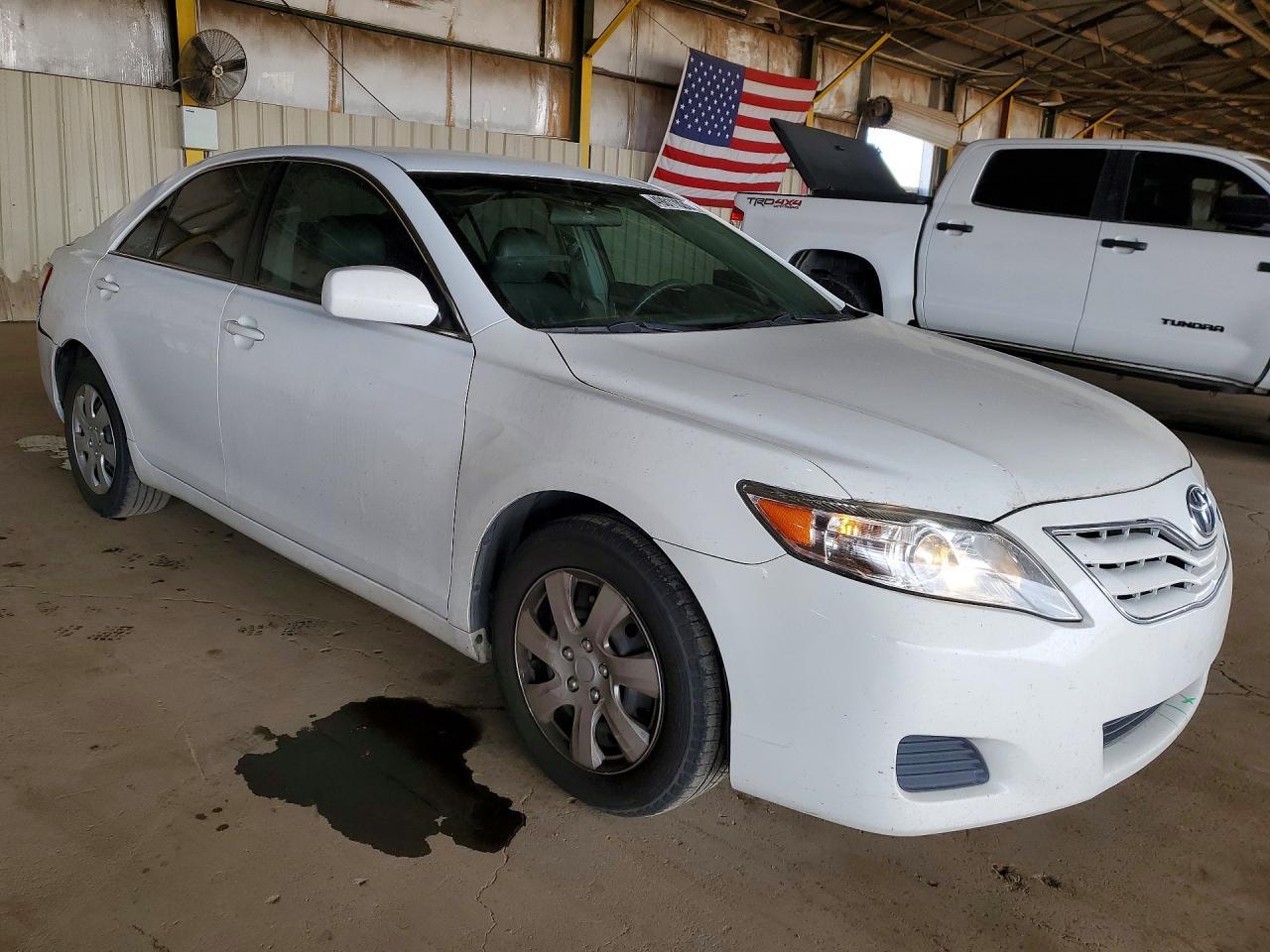 2011 Toyota Camry Le - Image 4