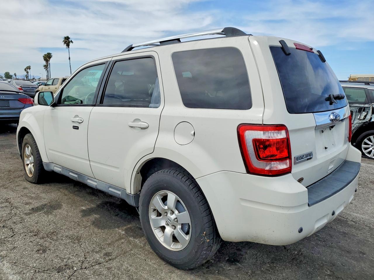 2010 Ford Escape Limited - Image 2