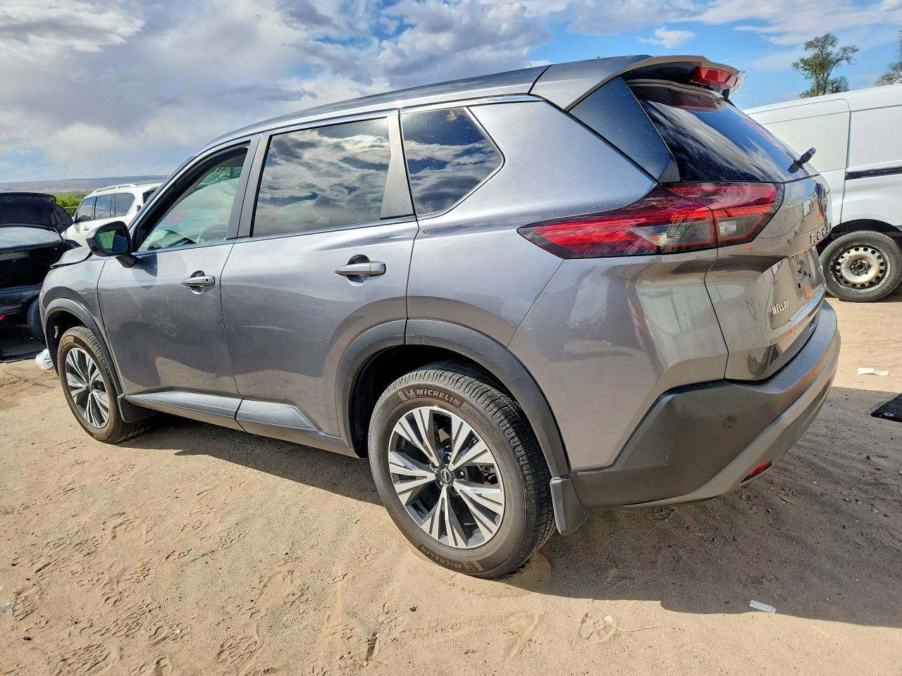 2023 Nissan Rogue Sv - Фото 2
