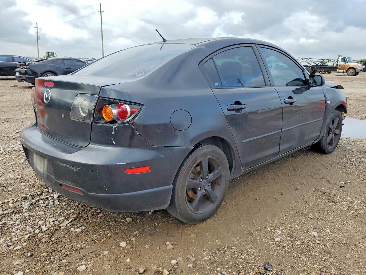 2005 Mazda 3 I - Image 3
