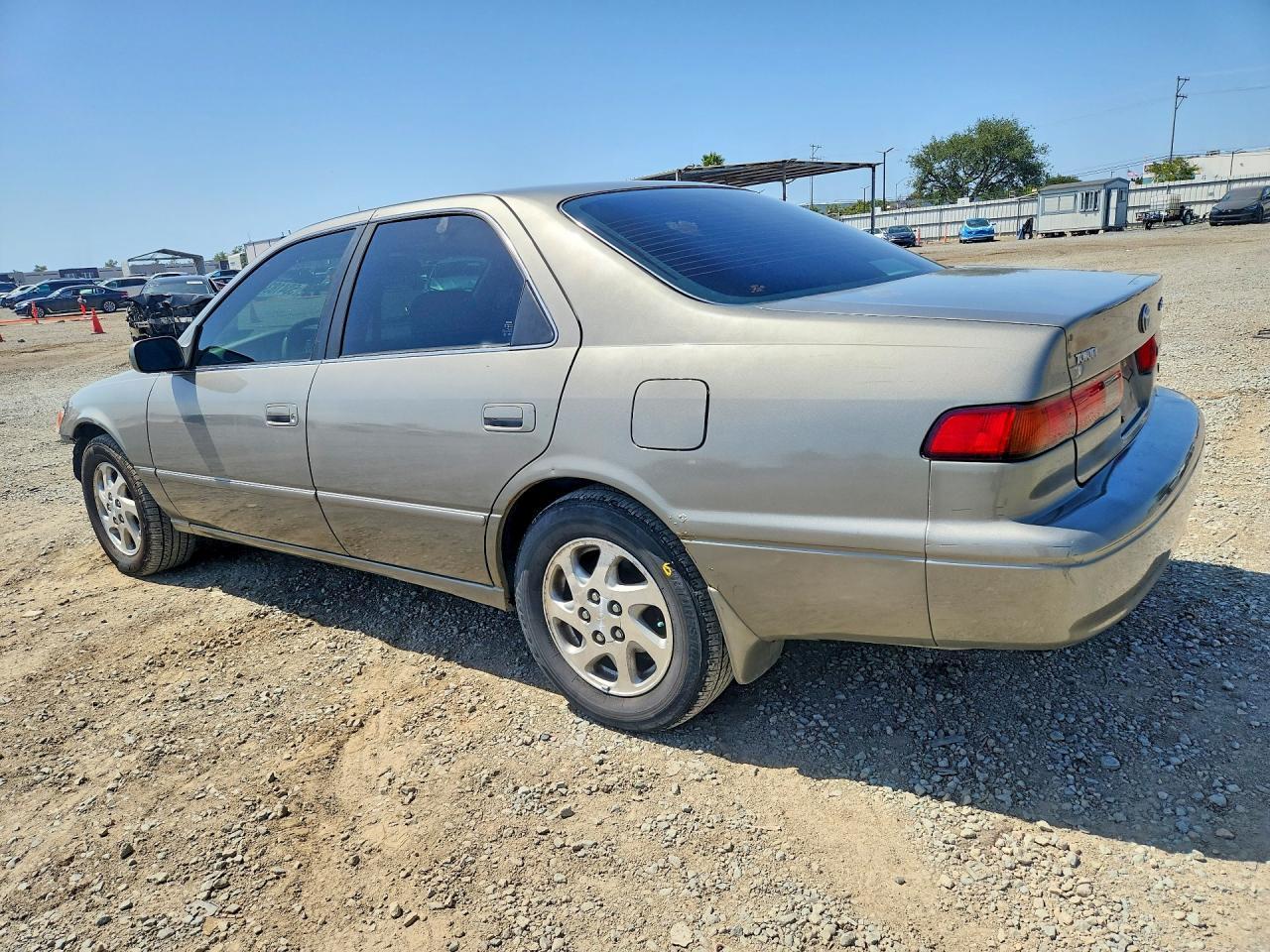 1999 Toyota Camry Le V6 - Image 2