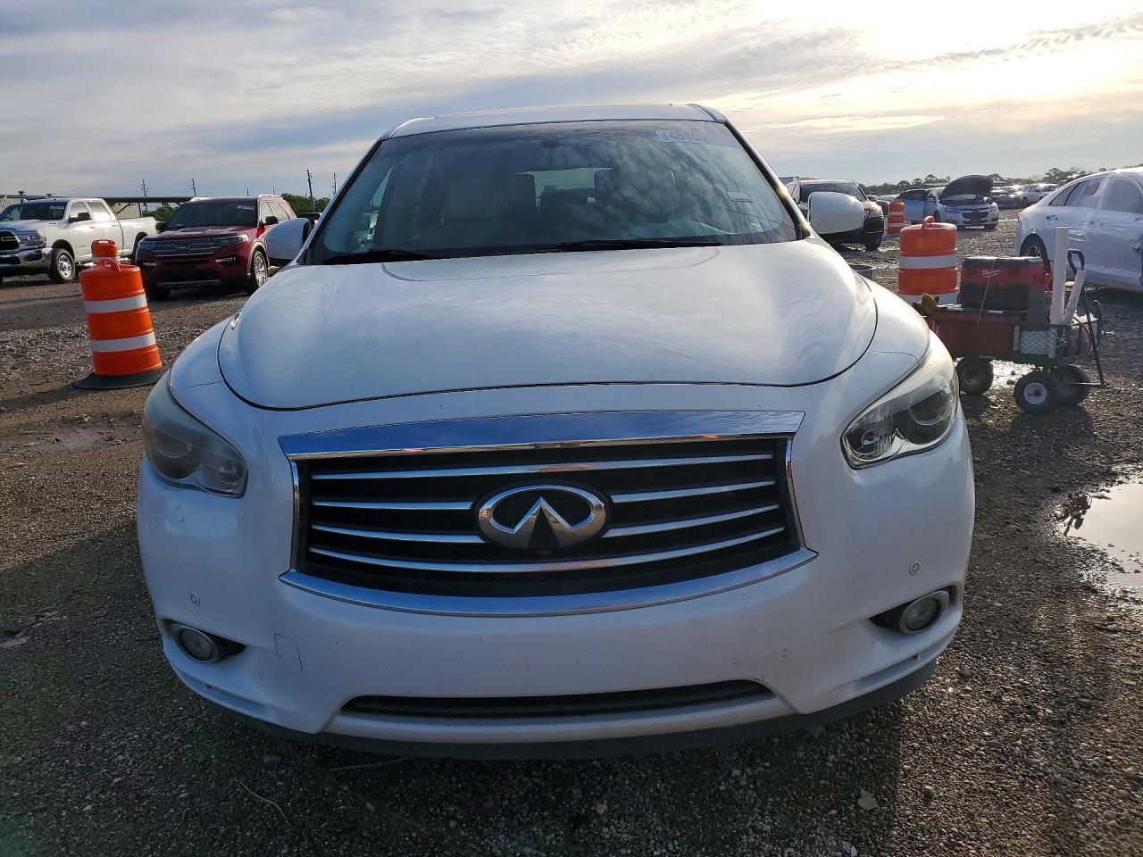 2013 Infiniti Jx35 Base - Image 5